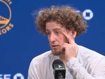 Warriors-Youngster Brandin Podziemski verrät, wie Steph Currys Ratschlag sein Spiel beeinflusst hat, und warum der Sieg gegen die Nuggets ein echter Boost für die Warriors ist.