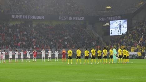 Auch beim Supercup gab es eine Schweigeminute