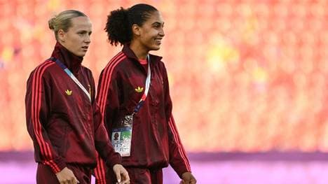 Kett (l.) spielt erstmals bei dieser EM