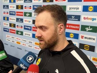 Nach dem Sieg von Deutschland gegen Spanien bei der Handball-EM 2026 spricht Andreas Wolff über den Druck, der mit der Qualifikation für die Hauptrunde abgefallen ist. 