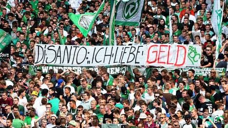 Werder Bremen v FC Schalke 04 - Bundesliga