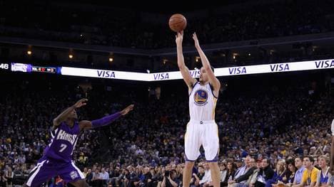 Sacramento Kings v Golden State Warriors