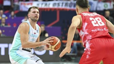 NBA-Star Luka Doncic (l.)