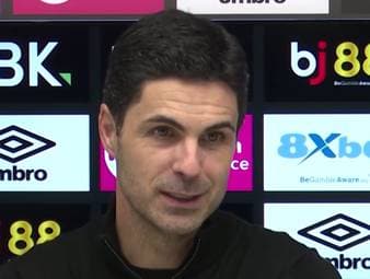 Arsenal-Coach Mikel Arteta sieht Declan Rice nach seinem Doppelpack gegen Bournemouth als einen der besten Mittelfeldspieler der Welt. Der Spanier lobte dessen Einsatzwillen und Bedeutung für die Gunners.