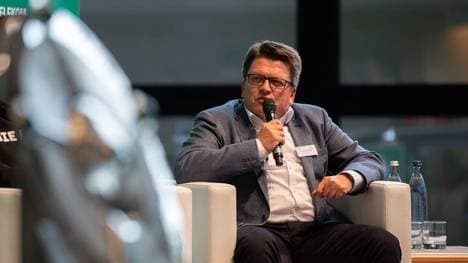 Werder-Präsident Hubertus Hess-Grunewald treiben die Polizeikosten um