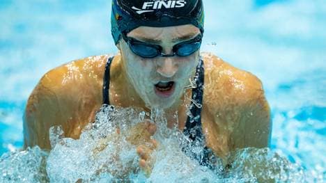 Paradedisziplin 100 Meter Brust: Elena Semechin.