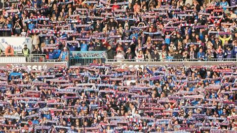 Die Fans strömen in die Stadion der Bundesligen