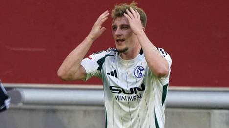 Gibt es am letzten Spieltag einen Sieg der Schalker (im Bild: Derry John Murkin)?