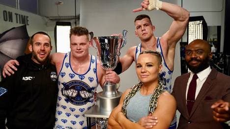 Brutus (2.v.l.) und Julius Creed gewannen bei WWE NXT: Vengeance Day das Dusty Classic