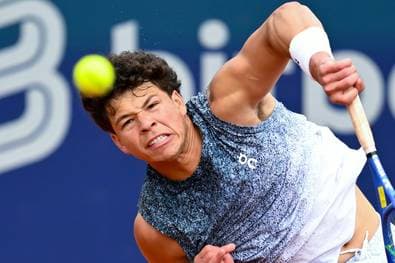 Zverev-Bezwinger besiegt: Shelton triumphiert