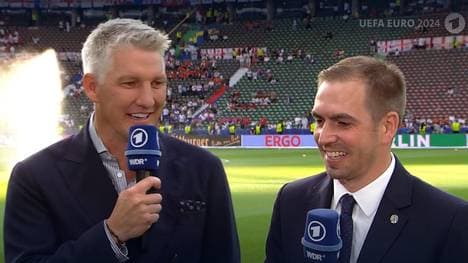 Bastian Schweinsteiger hat Philipp Lahm mit einem kuriosen Vergleich zum Lachen gebracht