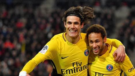 Cavani und Neymar feiern ein Tor gegen Rennes