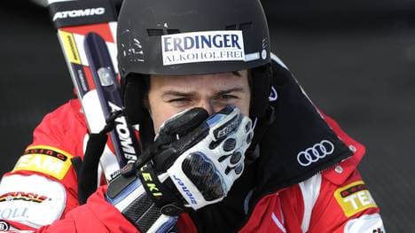 Dann kommt es noch ärger für die DSV-Riege: Nach vier Läufen steht es 2:2, letztenendlich fehlen aber fünf Hundertstel. Daran kann auch Felix Neureuther nichts ändern