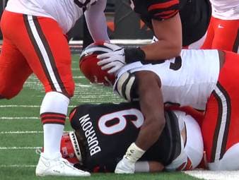 Im letzten Spiel der Regular Season gelingt Myles Garrett Historisches: Der Defensiv-Star der Cleveland Browns bricht den Sack-Rekord - und toppt damit die Bestmarke zweier NFL-Legenden.