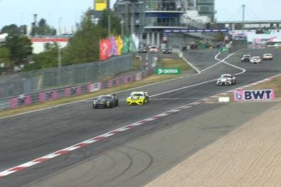 Porsche-Duo gewinnt am Nürburgring eindrucksvoll