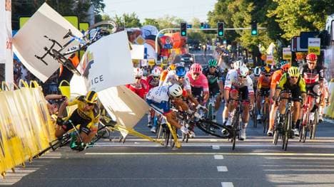 Dylan Groenewegen (Jumbo-Visma) löste bei der Polen-Rundfahrt einen üblen Crash aus
