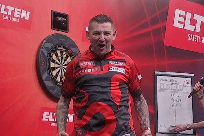 Mit Highfinish! Aspinall triumphiert emotional in München