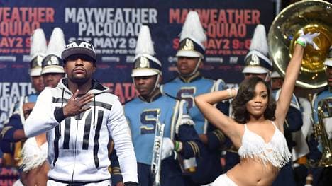 Floyd Mayweather Jr. v Manny Pacquiao - Mayweather Arrival