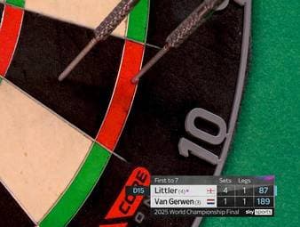 Luke Littler spielt ein starkes WM-Finale gegen Michael van Gerwen. Mit seinen Aktionen und ganz speziellen Checkouts bringt er sogar SPORT1-Kommentator Robert Marijanovic zum Staunen.