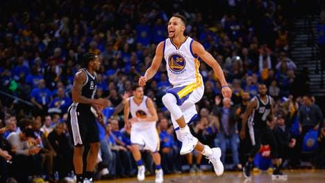 San Antonio Spurs v Golden State Warriors