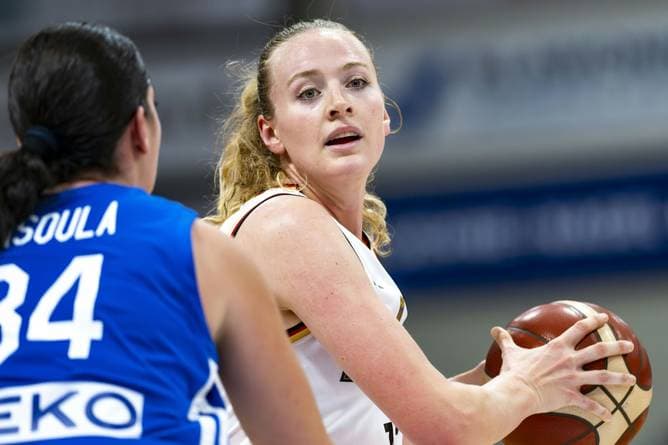 DBB-Kapitänin Gülich nach Australien