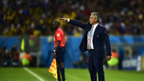 Reinaldo Rueda gestikuliert beim Spiel der WM 2014 in der Group E zwischen Ecuador und Frankreich im Maracana Stadion von Rio de Janeiro 