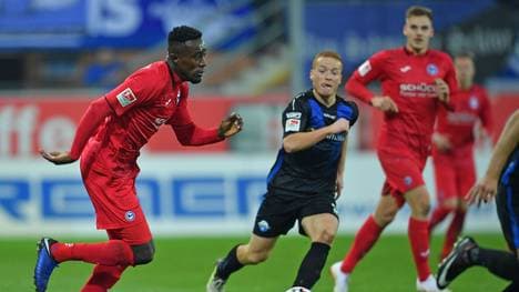 Prince Osei Owusu (l.) spielt ab sofort für den TSV 1860 München