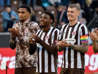 Die Zeichen zwischen dem FC St. Pauli und Aufstiegsheld Oladapo Afolayan stehen auf Trennung. Auch die Zukunft von Eric Smith scheint ungewiss.