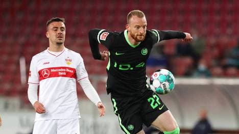 Maximilian Arnold (r.) und der VfL Wolfsburg wollen die Krise beenden