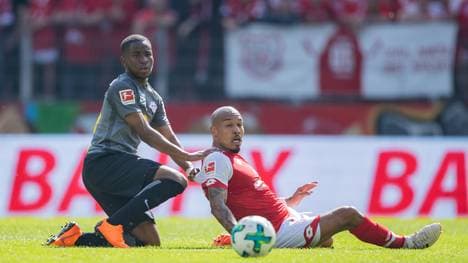 Nigel De Jong (r.) spielte nur ein halbes Jahr für Mainz 05
