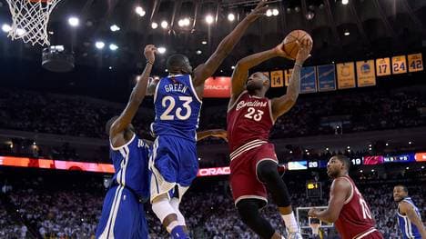 Cleveland Cavaliers v Golden State Warriors