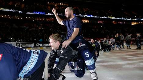 Brandon Reid (oben) kennt die DEL bereits aus seiner Zeit als Spieler
