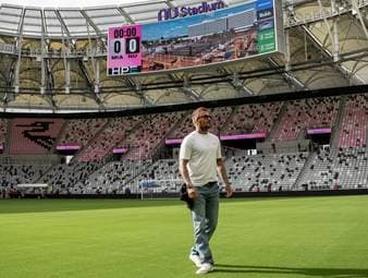 Inter Miami darf in der Naht auf Sonntag erstmals im neu eingeweihten NU Stadium auflaufen. Vor 26.700 Zuschauern zaubern künftig Lionel Messi und Co. - SPORT1 zeigt bereits vorab Bilder der inoffiziellen Eröffnung.