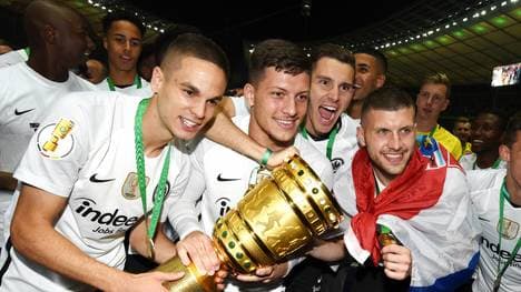 Mijat Gacinovic (l.) war einer der Frankfurter Pokalhelden 2018