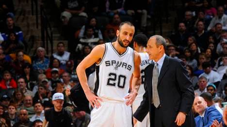 Ettore Messina (r.) im Gespräch mit NBA-Star Manu Ginobili