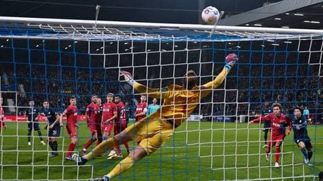 Torwart Marvin Schwäbe rettete den 1. FC Köln gegen den VfL Bochum mehrmals