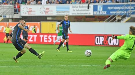 SC Paderborn 07 v VfL Bochum 1848 - Second Bundesliga