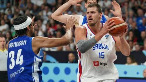 Raus: Nikola Jokic (r.)