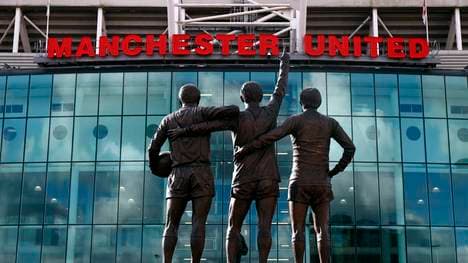 Die "Holy Trinity" vor dem Stadion von Manchester United