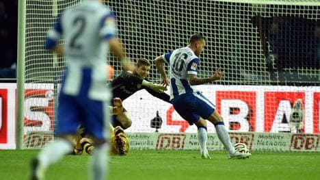 Schieber Langerak Hertha BSC v Borussia Dortmund - Bundesliga