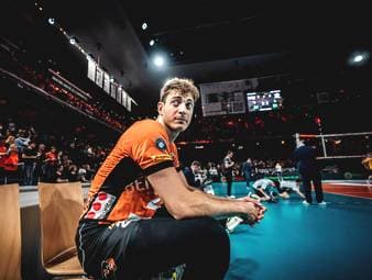 Nationalspieler ohne Verein happy