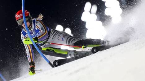 Lena Dürr (Bild) und Emma Aicher liegen beim Slalom in Courchevel auf Kurs Podium