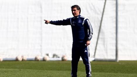 Bruno Labbadia muss mit dem Hamburger SV am Samstag auf Schützenhilfe hoffen