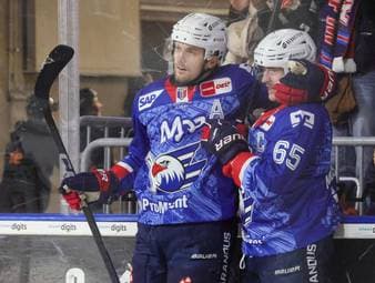 Adler bleiben an Spitzenreiter dran