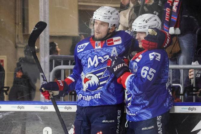 Adler bleiben an Spitzenreiter dran