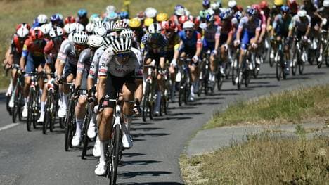 Der Tour-Tross beigt wieder ins Landesinnere ein