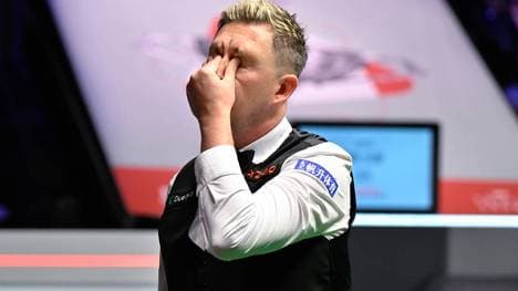 Kyren Wilson nach seinem Sieg im WM-Finale 2024