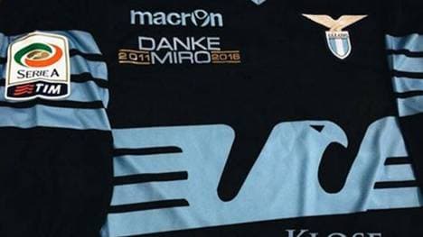 Lazio Rom bedankt sich mit einem Abschiedstrikot bei Miroslav Klose