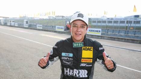 Claudia Hürtgen landet beim ADAC GT Masters auf dem Sachsenring auf der Pole-Position
