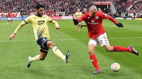 Der FSV Mainz 05 (rote Trikots) musste gegen die TSG Hoffenheim hart für einen Sieg kämpfen